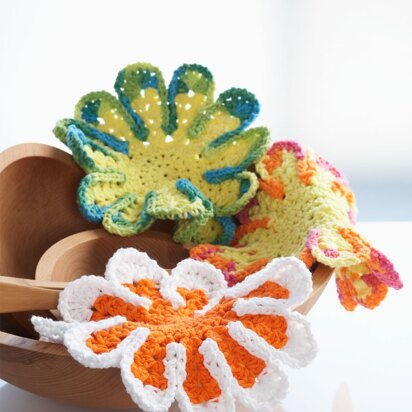 Chrysanthemum Dishcloth in Bernat Handicrafter Cotton Solids - Downloadable PDF