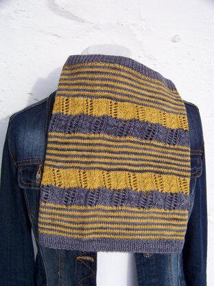 Striping Cowl