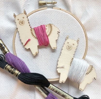 The Snarky Crafter Llama Floss Spool