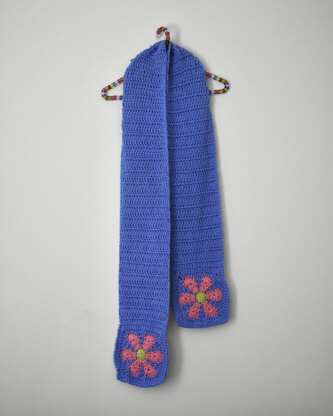 Retro flower crocheted scarf