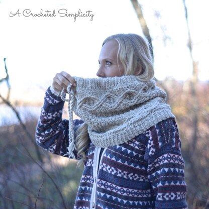 Timeless Cabled Cowl