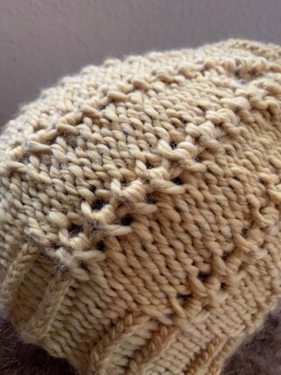 Barrels & Purls Hat -- a loom knit pattern