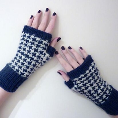 Houndstooth Handwarmers - knitting pattern