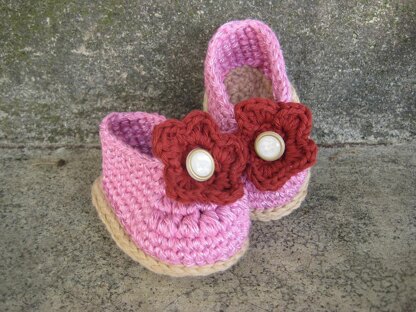 Pink baby shoes