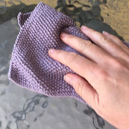 Dishcloth in seed stitch