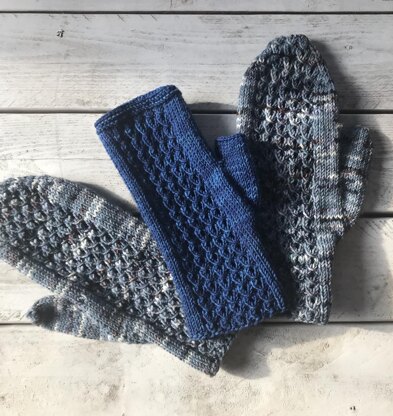 Eyelet Ribbed Mitten Duo