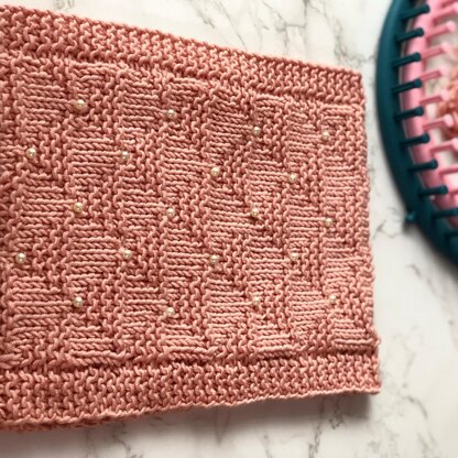 Pyramid Stitch Cowl