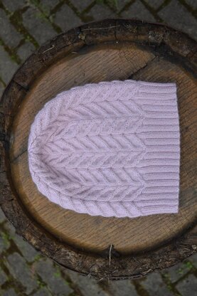 Hat old rose with braids