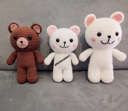 Brown and white bears amigurumi