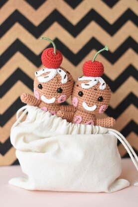 Amigurumi gingerbread with a cherry on top