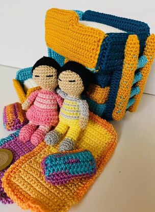 Amigurumi dollhouse double bed