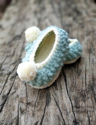 Baby Slipper with Pom Pom's baby bootie pattern