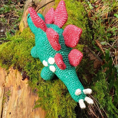 Stan the Stegosaurus - US Terminology - Dinosaur Amigurumi