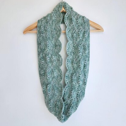 Clover Fan Infinity Scarf