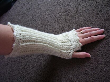 Knit-Look Crocheted Fingerless Gloves