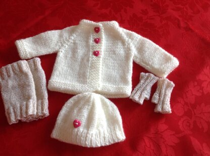 Cosy cardigan and accessories for 18" Dolls.