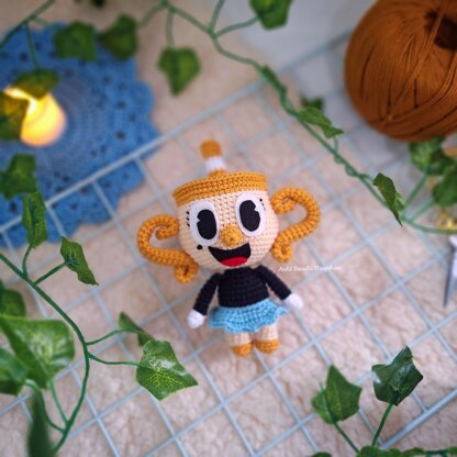 Ms. Chalice amigurumi pattern (chibi version)