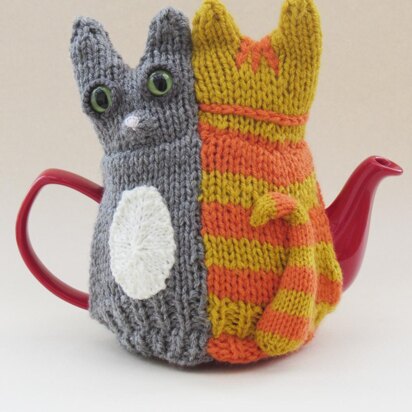 Tail of Two Kitties Tea Cosy