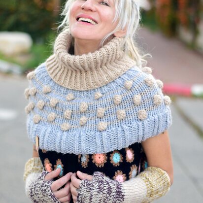 Comfortbobble knit cowl cape with bobbles