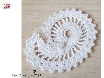 Antique crochet curl