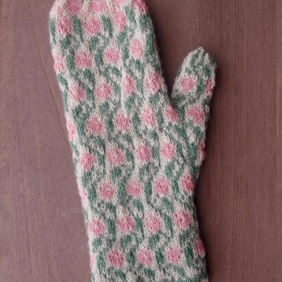 Winterberry mittens