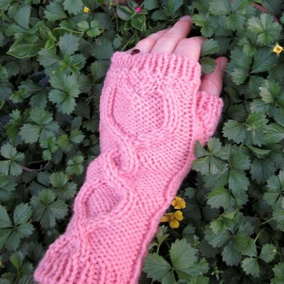 Cabled Heart Fingerless Glove