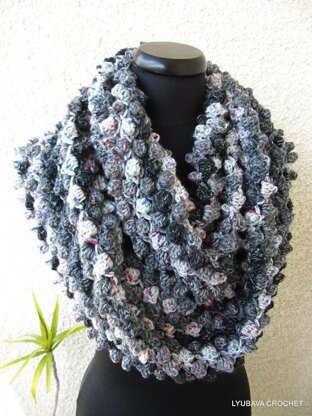 Infinity Gray Scarf With Flower Tutorial Pattern