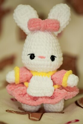 Poppy the bunny crochet pattern