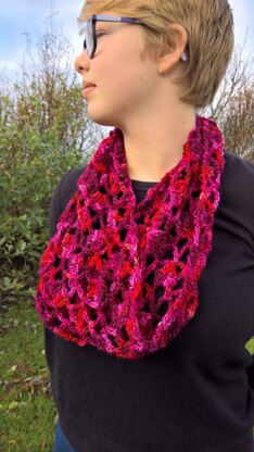lace infinity cowl 3