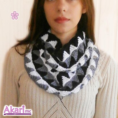 Triangles circle scarf in 3 colors _ M30