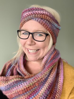 Mobius Magic Cowl