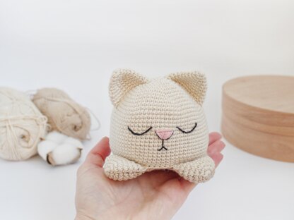 Reversible toy bunny and cat crochet pattern