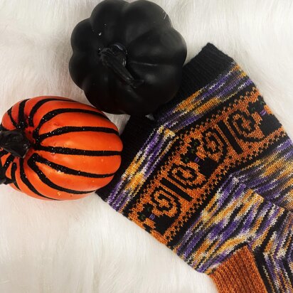 Halloween Cat Knit Socks - knitting pattern