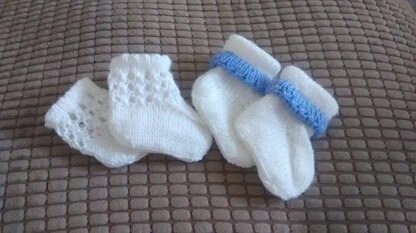 Olivia Shoes, Bonnet and set of 3 Socks Newborn to 0-6mths approx