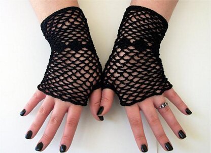 Fishnet Fingerless Gloves With Diamonds