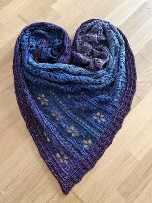 Triangular Scarf "Helike"