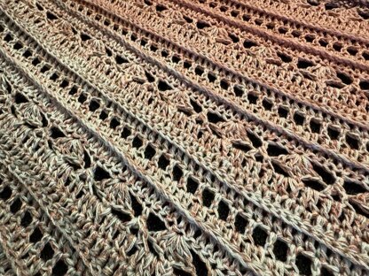 Flat Triangular Scarf "Opora"