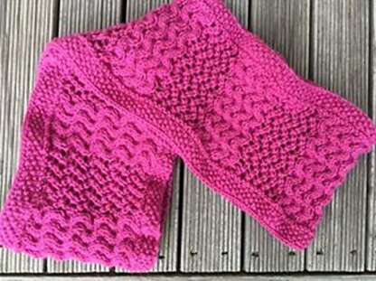 Wavy Lines Cowl