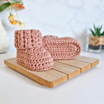 Baby Booties Puff 'V' Stitch