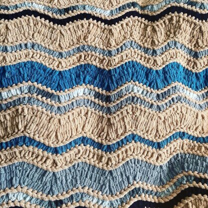 Endless Waves Blanket