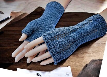 Zigzag Elegance - Knitted Fingerless Gloves