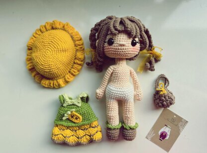 PINEAPPLE doll