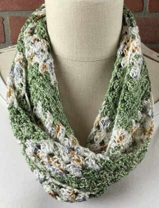 The EASY Ripple Granny Square Scarf