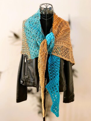 Triangular Scarf "Nesaia"