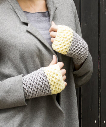 "Elika Wristwarmers" - Wristwarmers Knitting Pattern in MillaMia Naturally Soft Aran