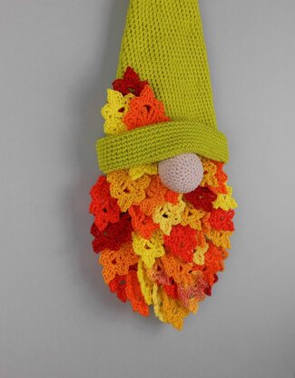 Autumn Gnome for doors & walls - simple from scraps of yarn
