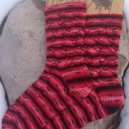 Ladybug Picnic Socks - knitting pattern