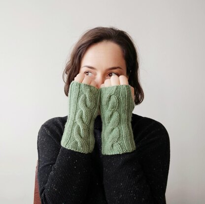 Mirror fingerless mitts