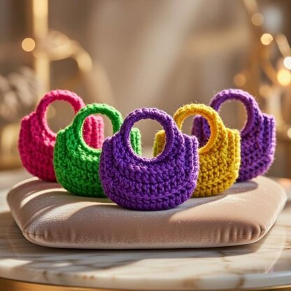 Crochet mini bag keychainCrochet Mini Bag Keychain Pattern | PDF + Video Tutorial