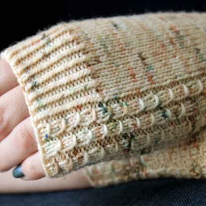 Aisneach Mitts